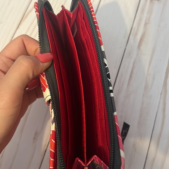 Vera Bradley clasp wallet - Picture 3 of 4
